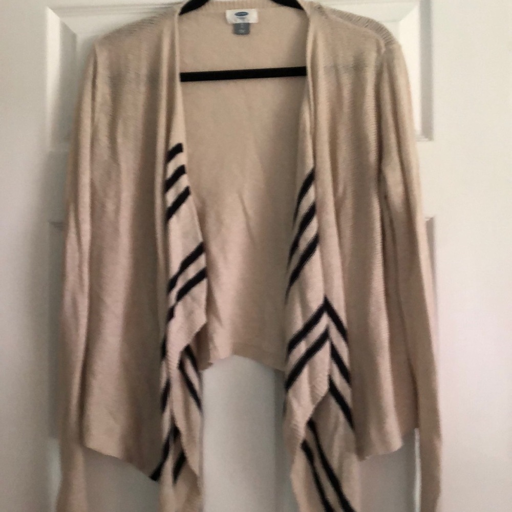 Cardigan sweater